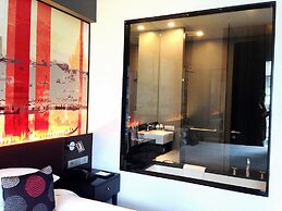 PARK PLAZA BANGKOK SOI 18