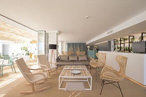 Cabot Hobby Club Apartments