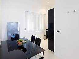 Sunset Plaza Karon by RESAVA