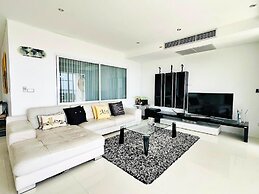 Sunset Plaza Karon by RESAVA