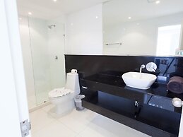 Sunset Plaza Karon by RESAVA