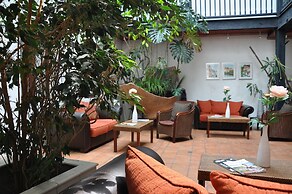 The Originals City, Hôtel La Reine Jeanne, Orthez (Inter-Hotel)