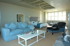 Mosselberg on Grotto Beach