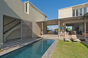 Mosselberg on Grotto Beach