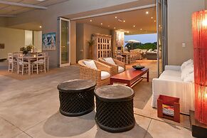 Mosselberg on Grotto Beach