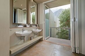 Mosselberg on Grotto Beach