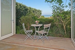 Mosselberg on Grotto Beach