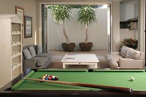 Mosselberg on Grotto Beach