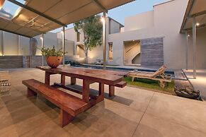 Mosselberg on Grotto Beach