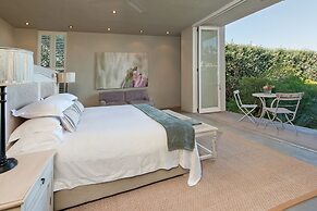 Mosselberg on Grotto Beach