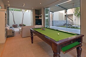 Mosselberg on Grotto Beach