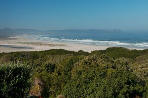 Mosselberg on Grotto Beach