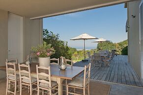 Mosselberg on Grotto Beach