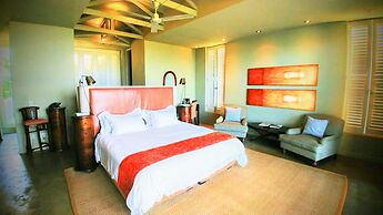 Mosselberg on Grotto Beach