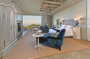 Mosselberg on Grotto Beach