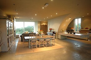 Mosselberg on Grotto Beach