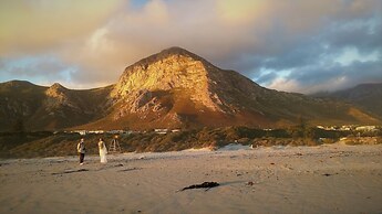Mosselberg on Grotto Beach