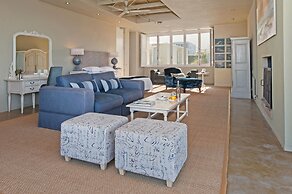 Mosselberg on Grotto Beach