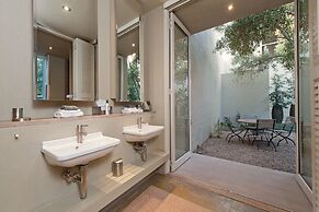 Mosselberg on Grotto Beach