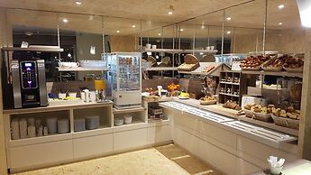 Brit Hotel Le Surcouf