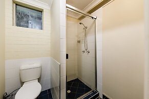 Bowen Terrace Accommodation