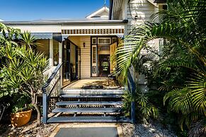 Bowen Terrace Accommodation