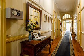 Bowen Terrace Accommodation