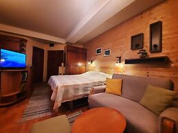 Luccia Apartments- Very Central Cozy Condo