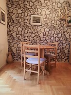 Luccia Apartments- Very Central Cozy Condo