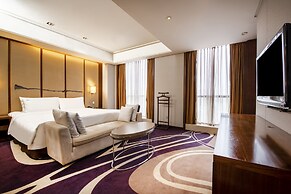 Holiday Inn Qingdao City Centre by IHG