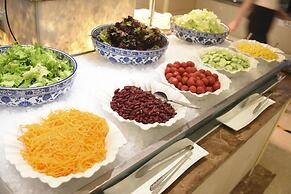 Holiday Inn Qingdao City Centre by IHG