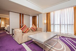 Holiday Inn Qingdao City Centre by IHG