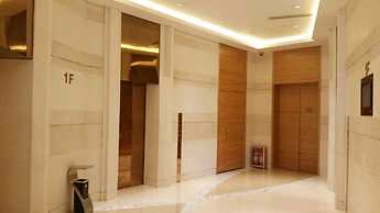 Holiday Inn Qingdao City Centre by IHG