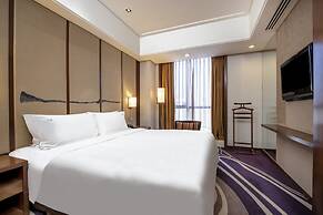 Holiday Inn Qingdao City Centre by IHG