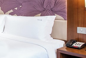 Holiday Inn Qingdao City Centre by IHG