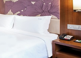 Holiday Inn Qingdao City Centre by IHG