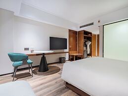 Holiday Inn Qingdao City Centre by IHG