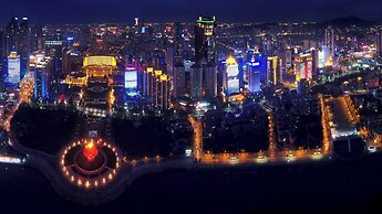 Holiday Inn Qingdao City Centre by IHG