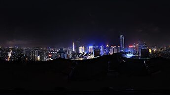 Holiday Inn Qingdao City Centre by IHG