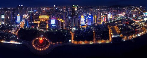 Holiday Inn Qingdao City Centre by IHG