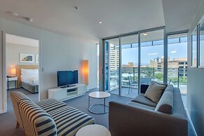 Hilton Surfers Paradise Hotel & Residences