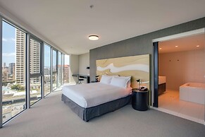 Hilton Surfers Paradise Hotel & Residences