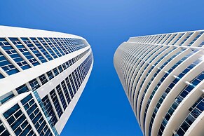 Hilton Surfers Paradise Hotel & Residences