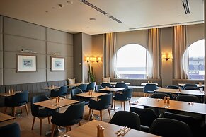 Hilton Surfers Paradise Hotel & Residences