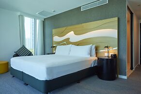 Hilton Surfers Paradise Hotel & Residences