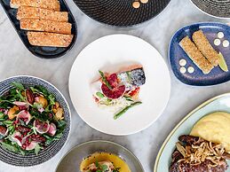 Hilton Surfers Paradise Hotel & Residences