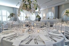 Hilton Surfers Paradise Hotel & Residences