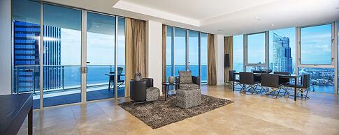 Hilton Surfers Paradise Hotel & Residences