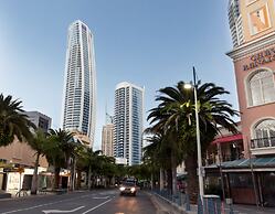 Hilton Surfers Paradise Hotel & Residences