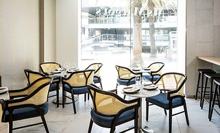 Hilton Surfers Paradise Hotel & Residences